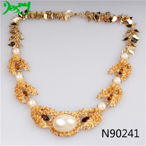 fashion pearl brand rhinestone gold leaf necklace N90241