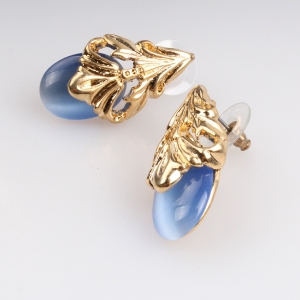 gold animal shaped blue opal moonstone earrings E30057