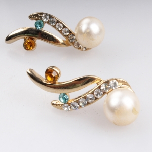 gold plated jhumka fashion imitation pearl stud earrings E30042