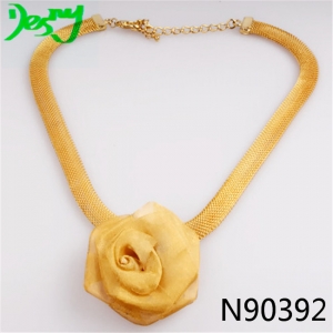 meaningful rose pendant gold statement necklace N90392