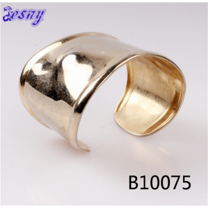 statement gold plated baroque style brass cuff bracelet B10075