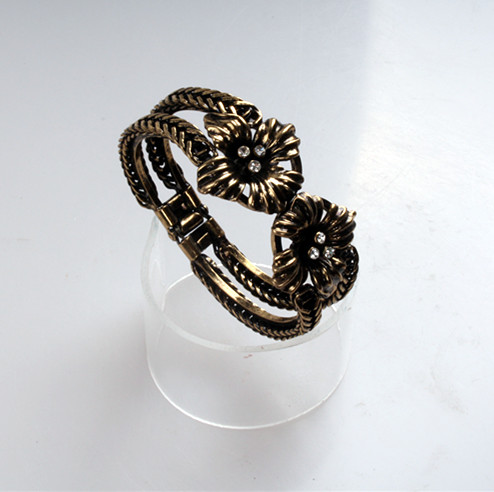 European high-grade Jewelry Wholesale Wide Opening Cuff Alloy Bracelet