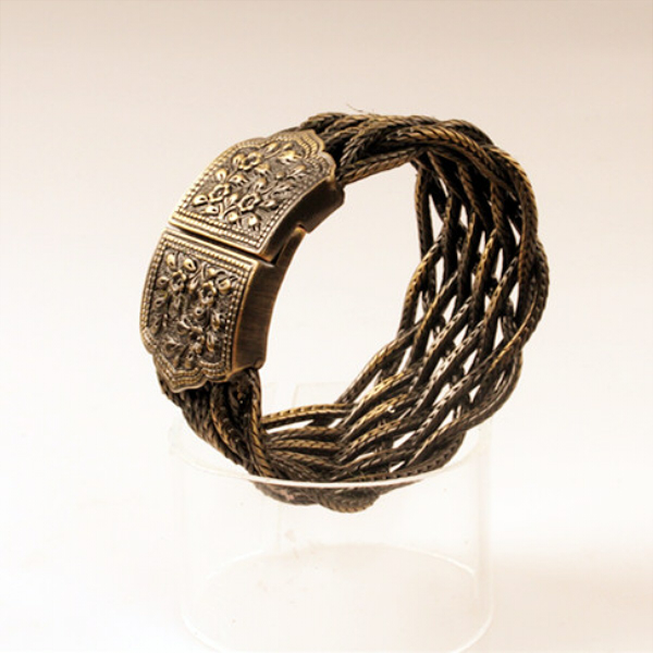 畅销时尚手链热门饰品趋势2017魅力丝手链批发时尚定制爱编织手链