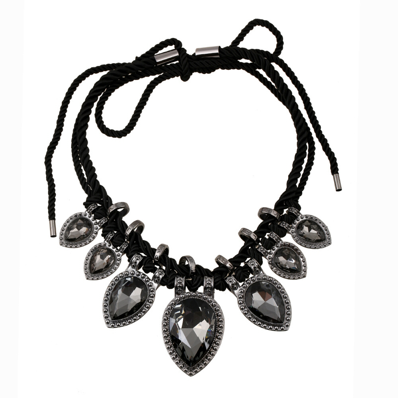 أحدث الأزياء الأوروبية والأمريكية المنسوجة يدويا حبل القنب قطرة على شكل قلادة قصيرة الأحجار الكريمة