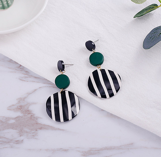 Zinc Alloy PMMA Sandalwood Earring Manufacturer from China