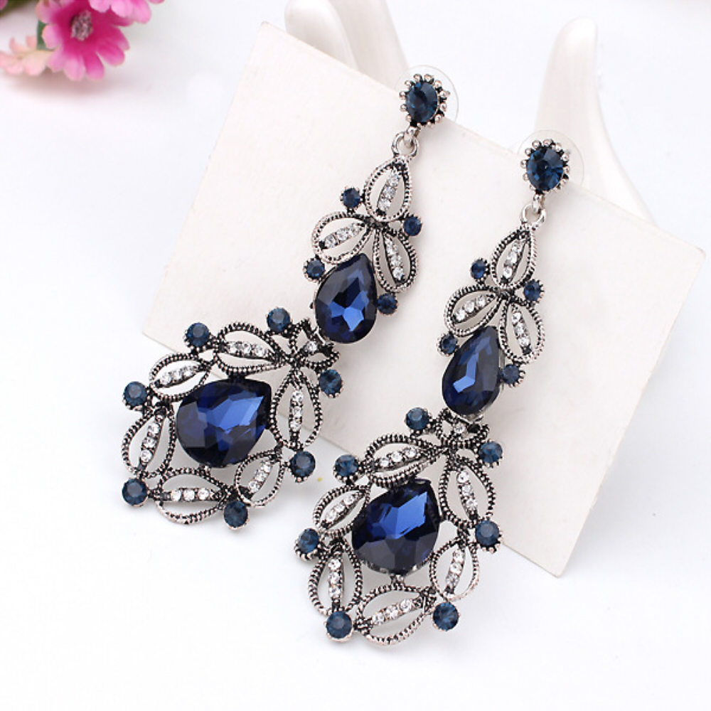 Fashion diamond silver,nickel plated stud earrings supplier for women