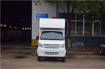 东风4x2迷你移动新型食品卡车在中国销售