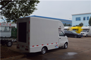 东风4x2迷你移动新型食品卡车在中国销售