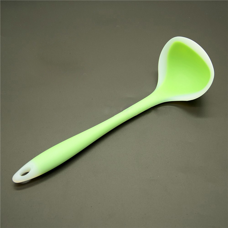 Chinese Supplier 5 piece Nylon Core Premium Silcone Cooking Utensils Set