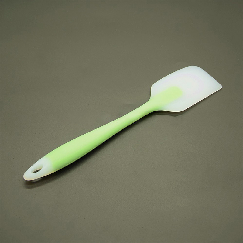 Chinese Supplier 5 piece Nylon Core Premium Silcone Cooking Utensils Set