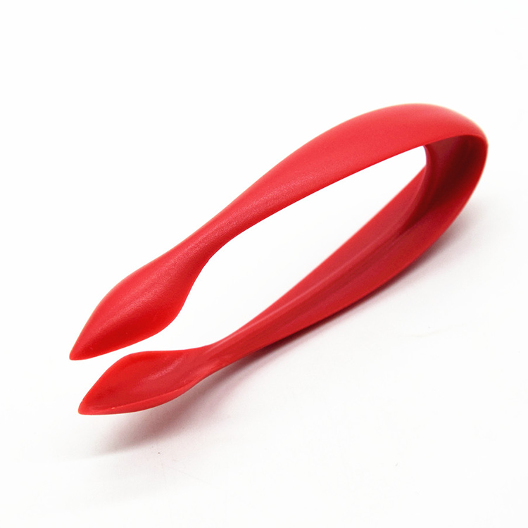 Factory LFGB Plastic Easy-Release Strawberry Huller and Tomato Corer