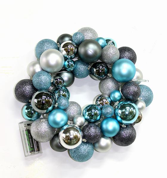 3d عيد الميلاد إكليلا من الزهور الخفيفة بيري الأبيض إكليل عيد الميلاد مع الرنة