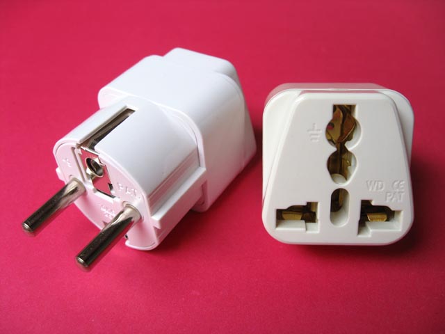 10A 250V Hottest 2 Pin Universal EU to US plug adapter SE-UA6
