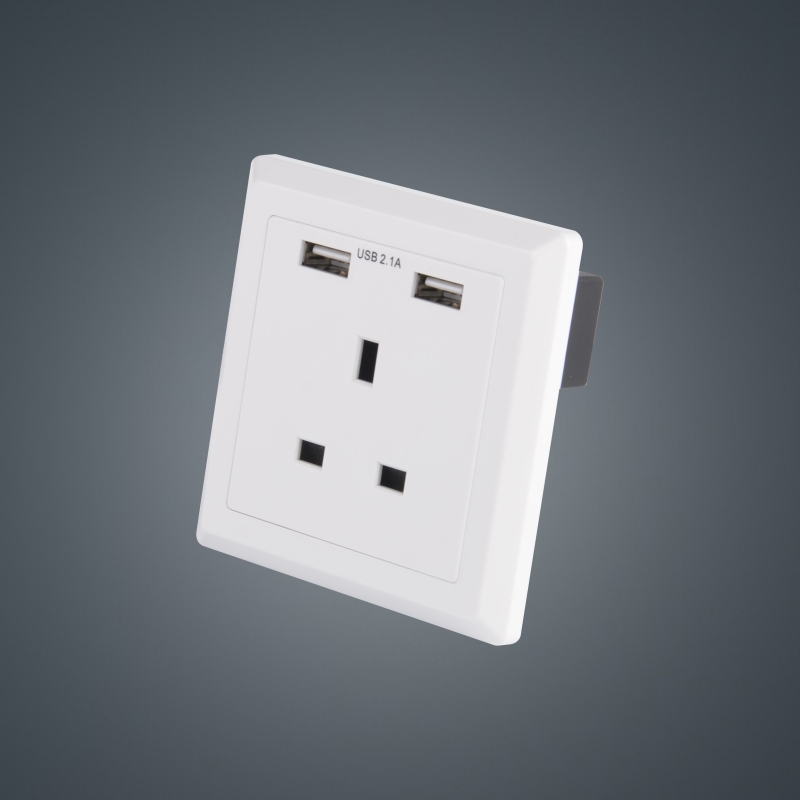 Le meilleur chargeur de prise murale au Royaume-Uni avec prise USB double CC 5V 2.1A blanche ou noire