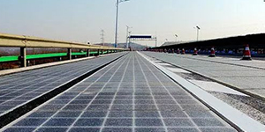 A primeira seção de teste fotovoltaico de rodovia está com pouca