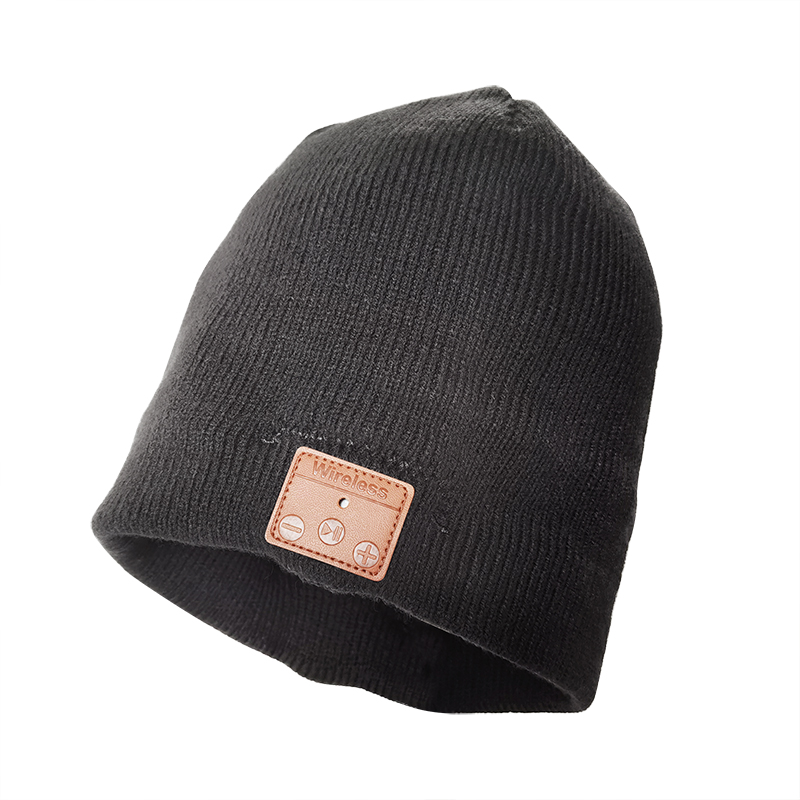 Warm beanie hat with Bluetooth 5.0 enjoying hand-free calling and Hi-Fi sound