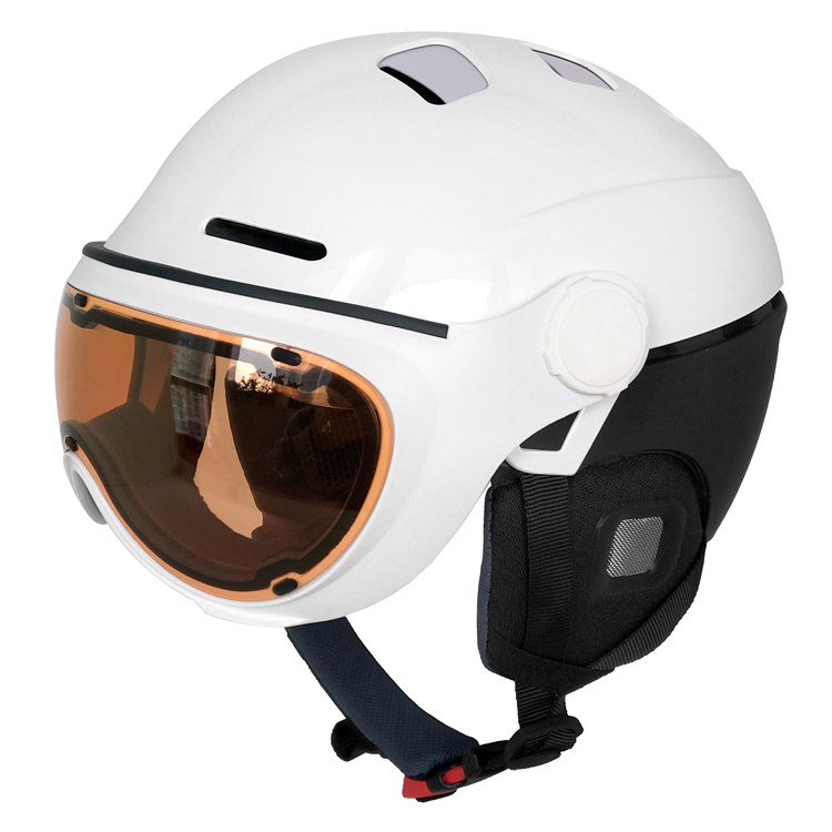 Superb snow helmet with goggle