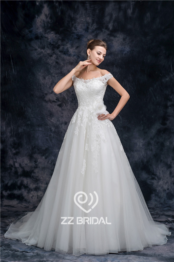 China, cordón elegante appliqued fuera vestido de boda del hombro 2016 con flores hechas a mano