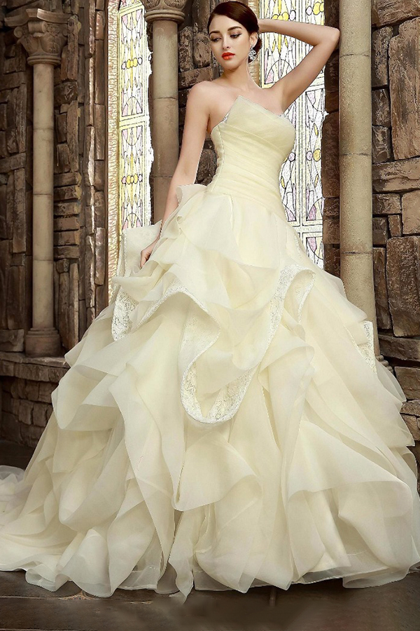 Graceful Ball Gown Hand-made Ruching Ruffled Wedding Dress