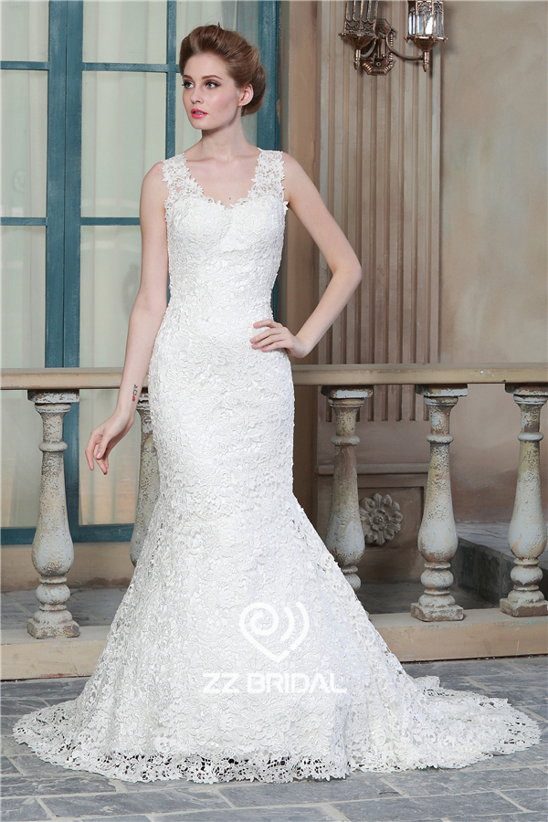 Merenneito tyyliin täynnä liivi guipure pitsiä applikoiduilla hihaton v-aukkoinen ja v-back hääpuku