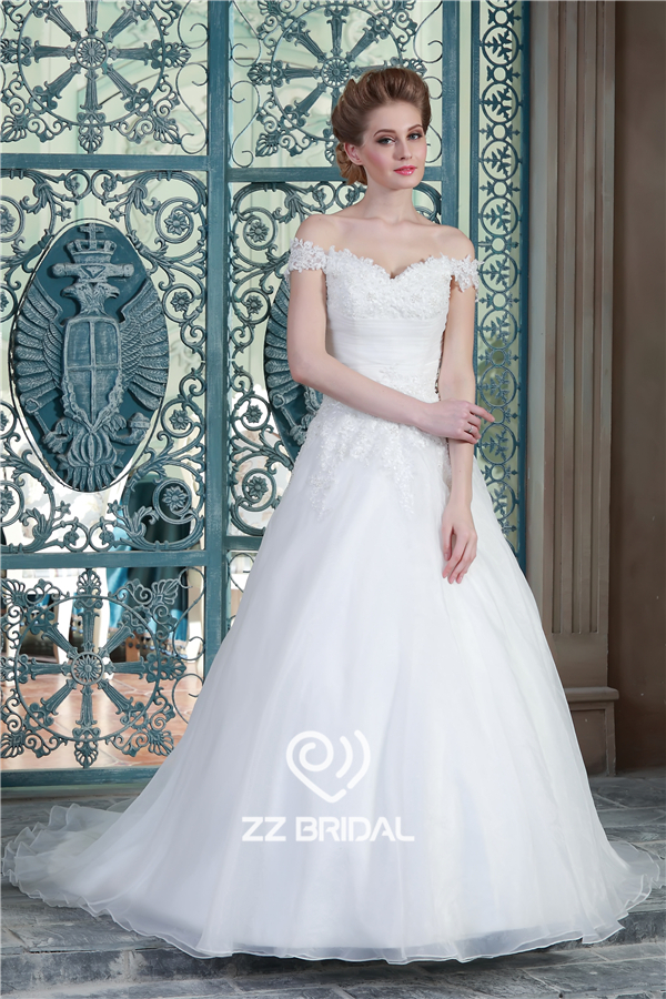 Nuovo arrivo fuori dalla spalla scollo a cuore in pizzo appliqued matrimonio arruffato fornitore del vestito