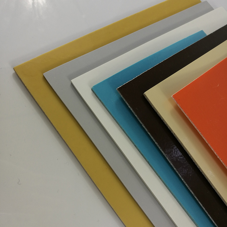 Revêtement mural en polyester renforcé de fibre de verre gaufrée par fibre de verre 4x8 stabilisée par UV UV