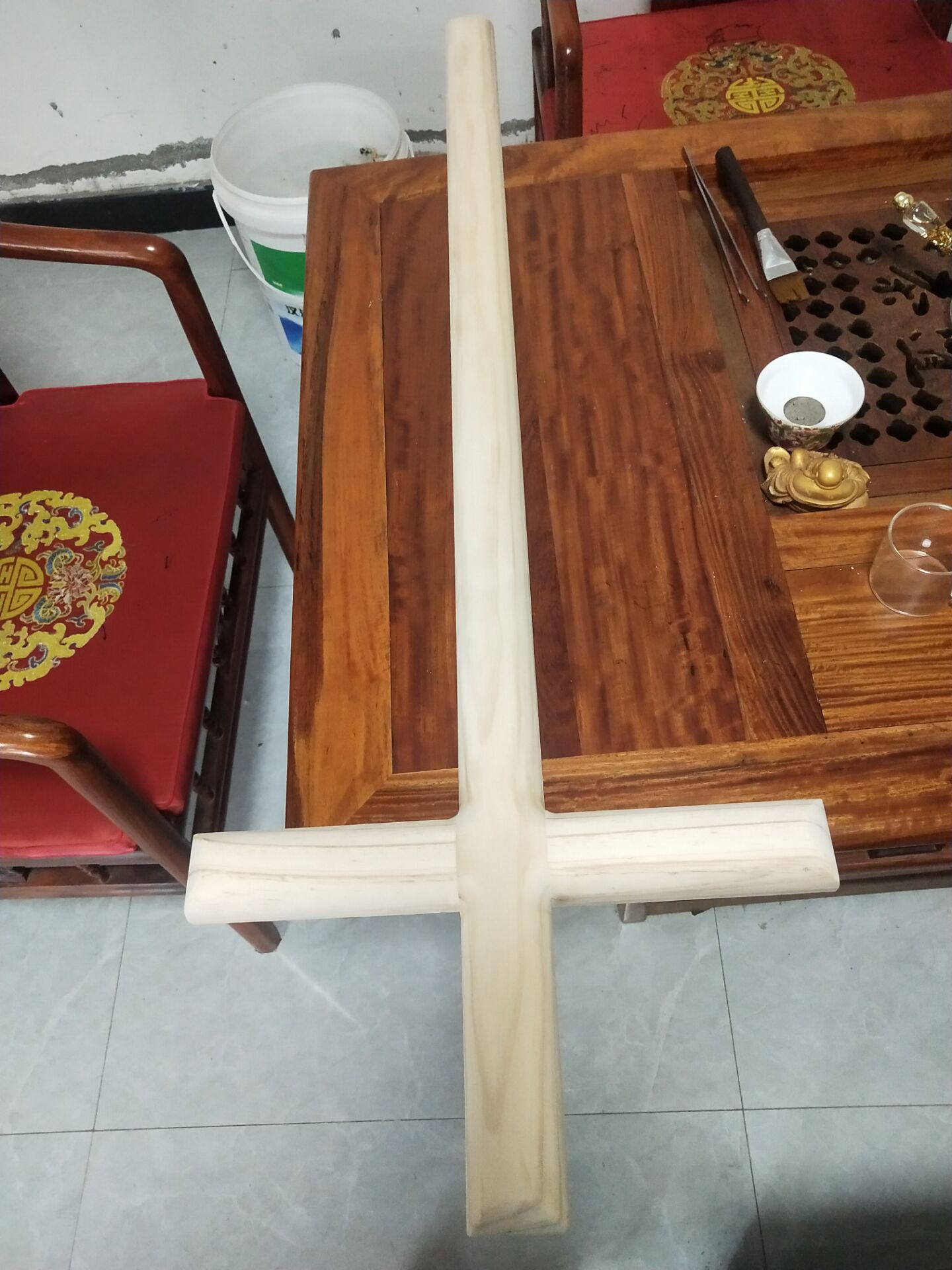 China Radiata Pine Wood Cross  manufacturer