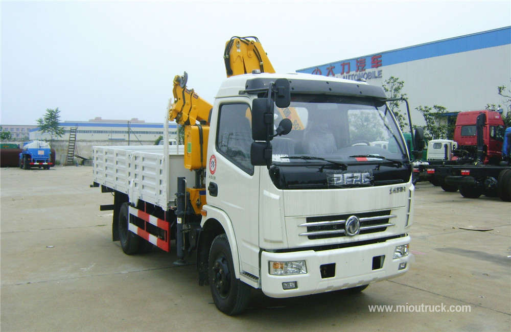 grue Chine célèbre marque Dongfeng 4x2 Perfect 10 tonnes bras articulé monté sur camion