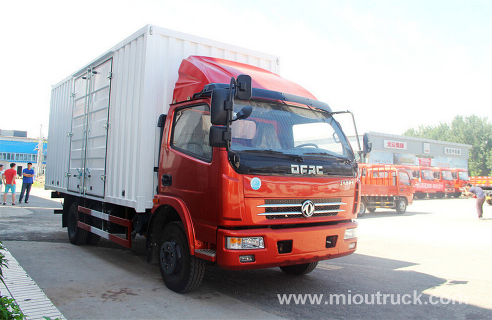 Camion de Chine Dongfeng 4 x 2 mini transport camion cargo camion bonne qualité à vendre