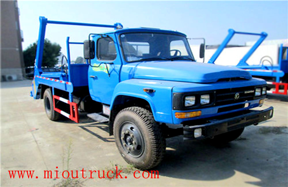 Dongfeng 4 * 2 4.5t Garbage Swing Arm Truck