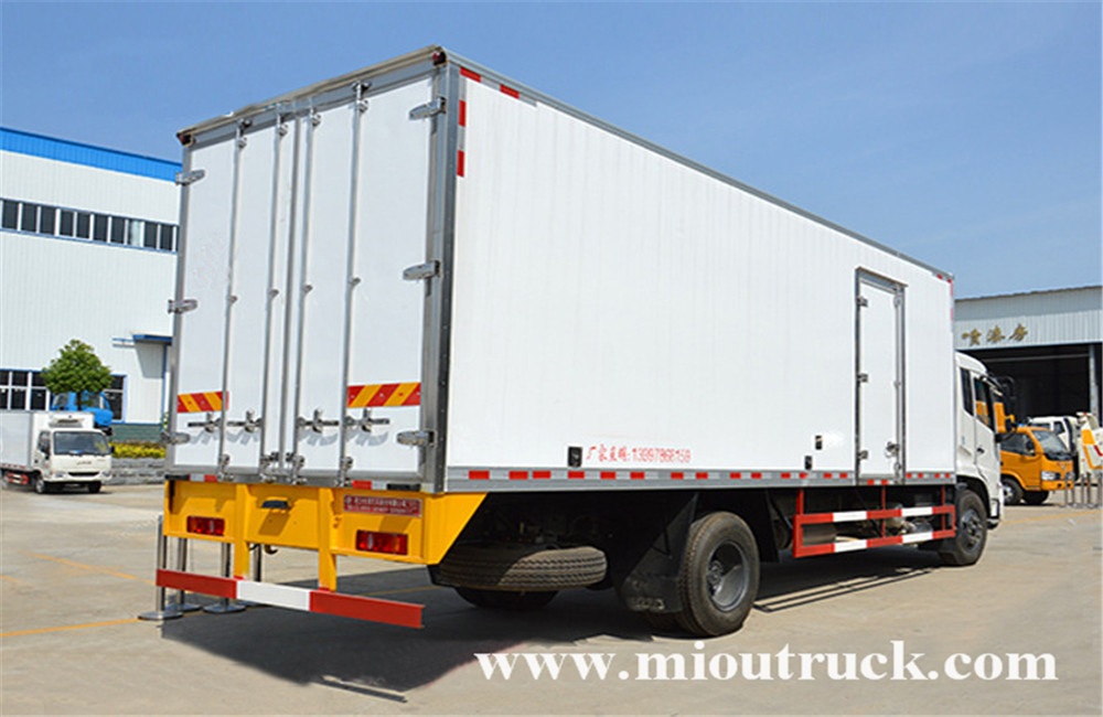 Dongfeng 4X2 32m³ Refrigerator Truck