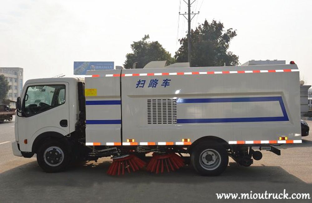Balayant Dongfeng capitaine 4x2 Route Truck JDF5070TSLE4