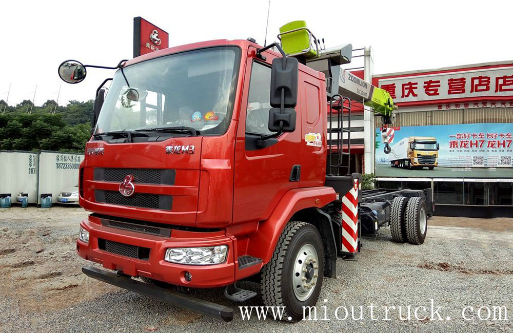 Dongfeng Liuqi ChenglongM3 180hp 4*2 truck crane