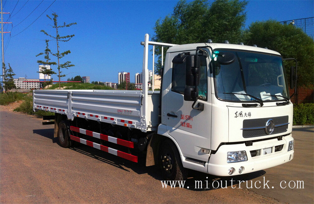 Dongfeng Tianjin 140ch 4X2 7.1m camion logistique