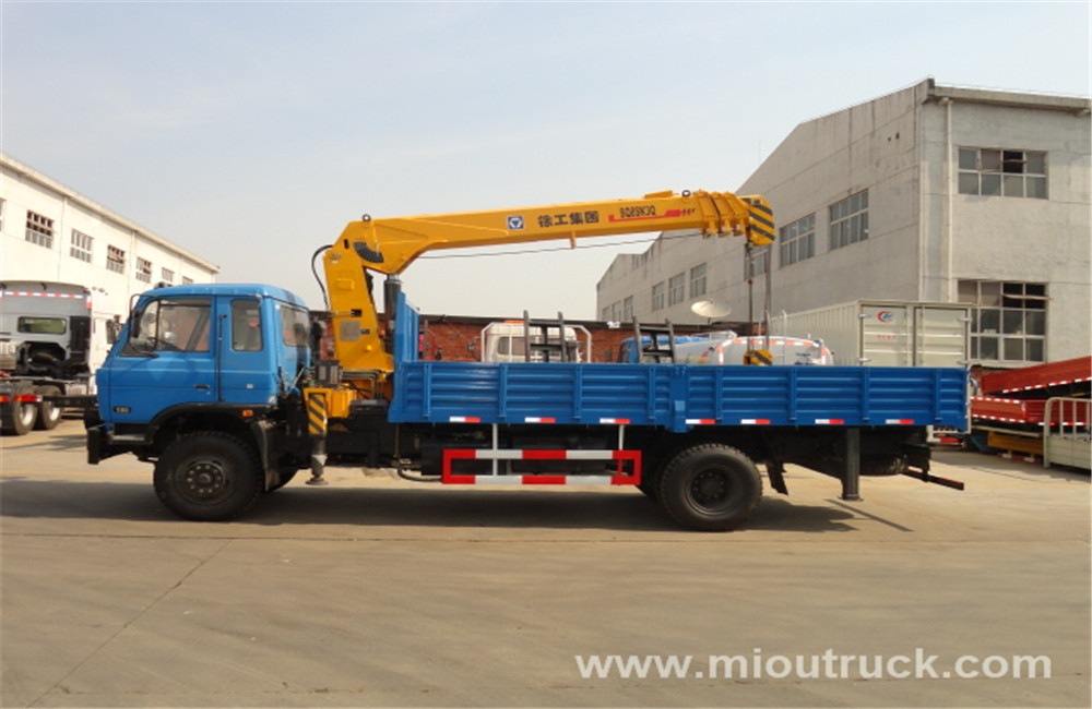 Nouveau design Dongfeng 4 x 2 camion grue, camion avec grue Chine fournisseur, vente chaude