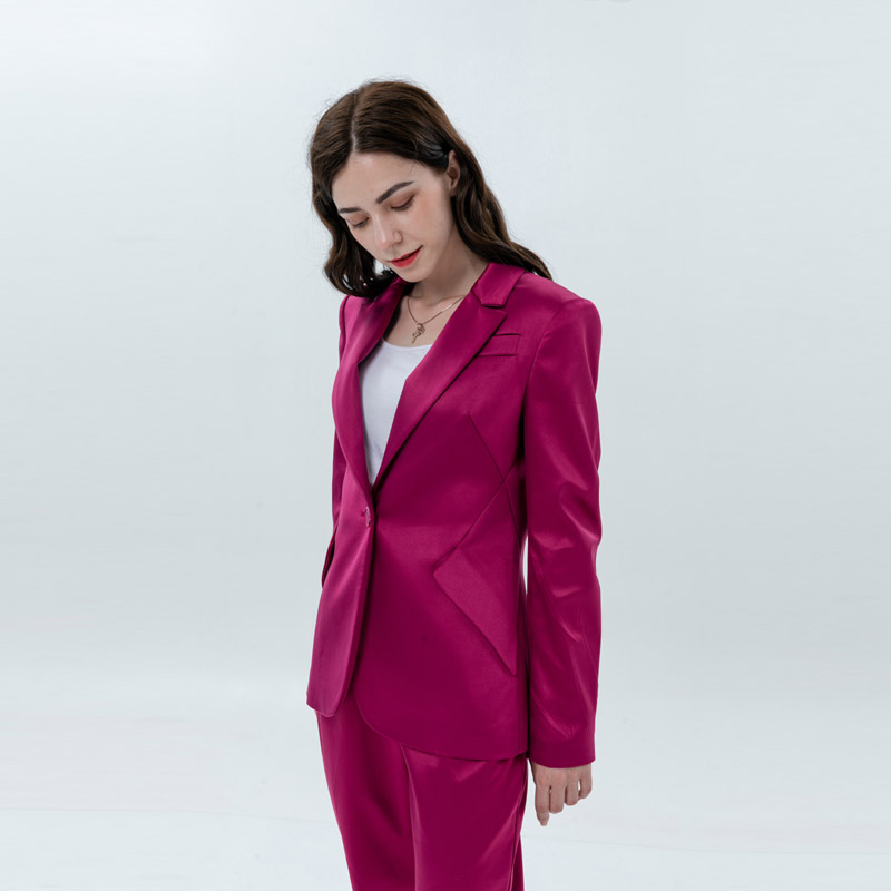 Pantalon crayon pour femme avec éclat