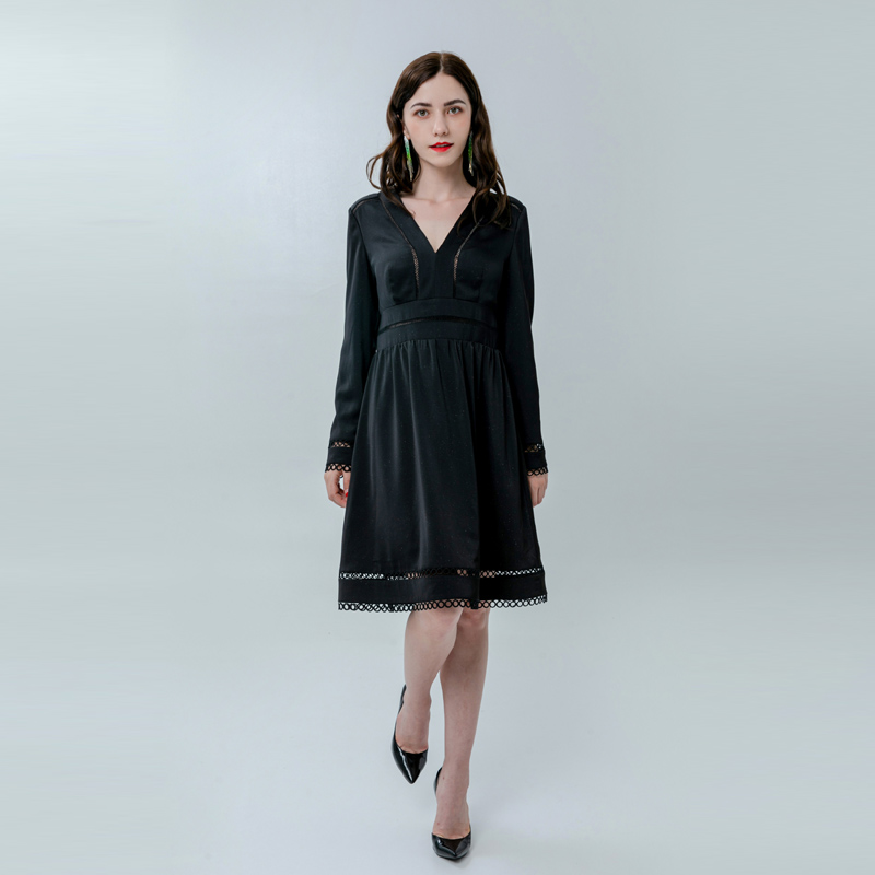 镂空女士V领连衣裙