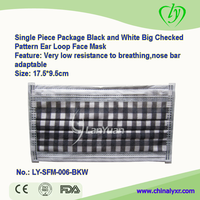 Single Piece Package Black and White Big Checked Pattern Ear Loop Face Mask