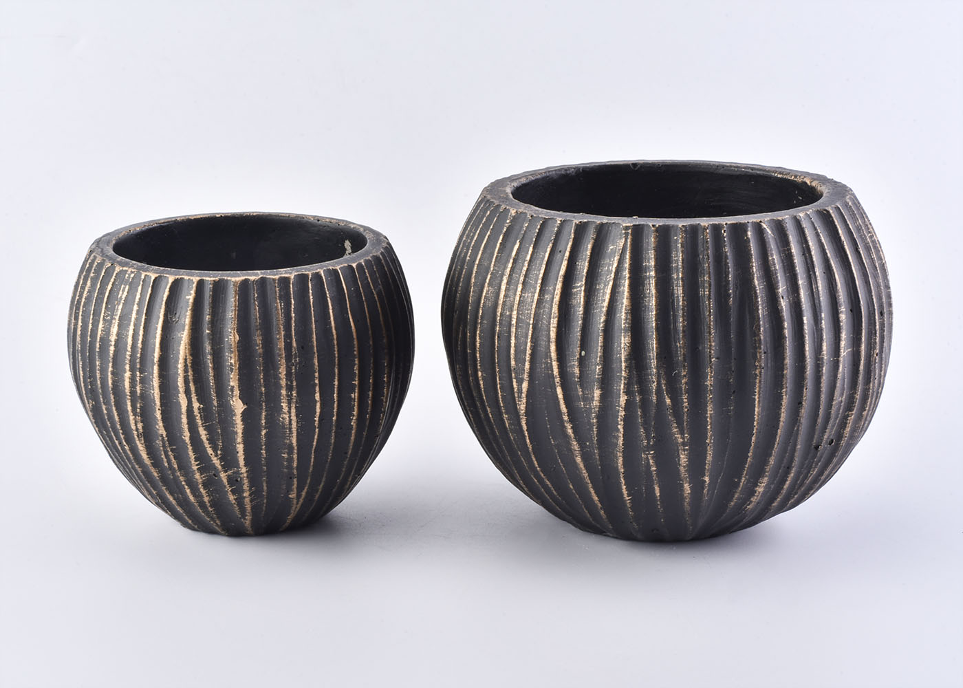 Anti-ancient brass color concrete candle containers