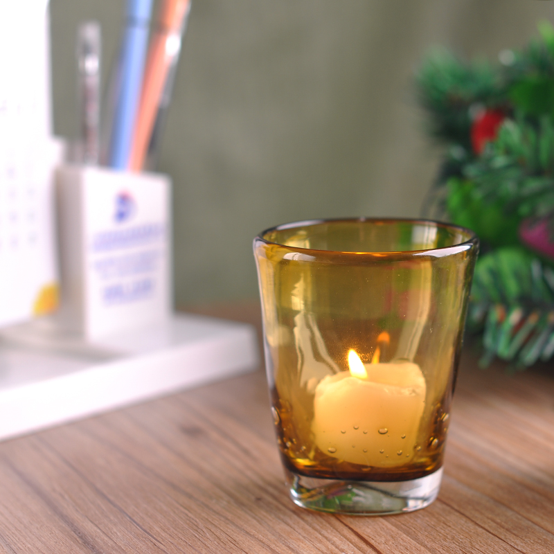 Cor pulverizada dentro do suporte de Tealight de vela de vidro