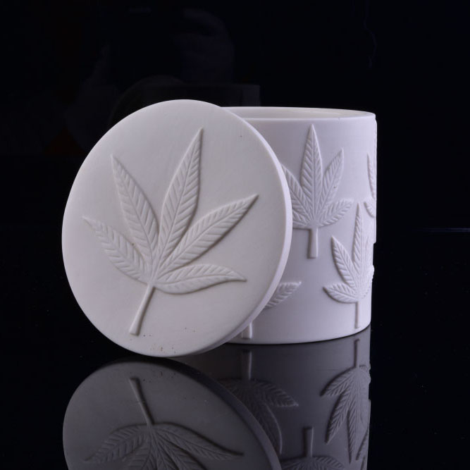 Custom Embossed Logo White Ceramic Candle Jar With Lid