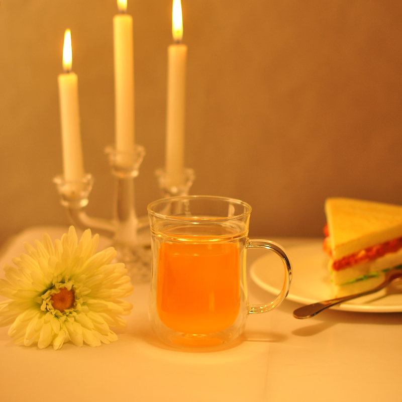 New borosilicato doppio vetro Tumbler con la mano