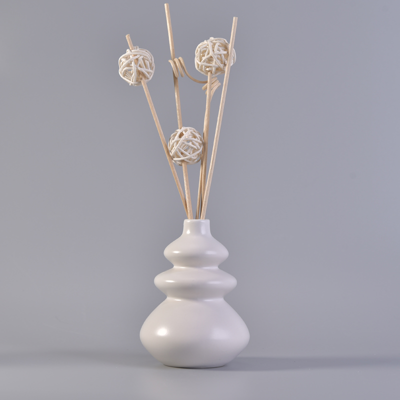 Reed diffuser bottle semi porcelain decoration wholesale candle holder