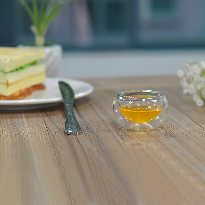 Round double wall glass tea cup