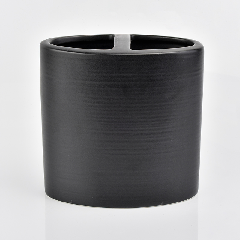 Solidny czarny zestaw ceramicznych szczoteczek do zębów