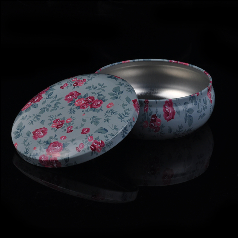 Supporto di candela di latta con coperchio