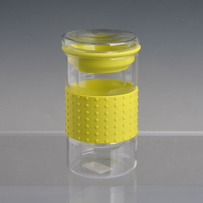 pojedynczy kubek szkła borokrzemowego ściana z Silicane