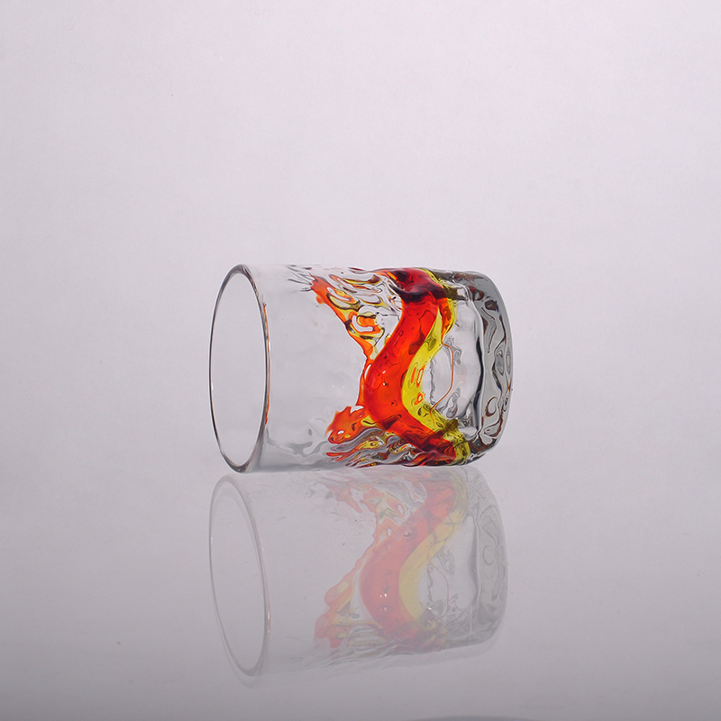 pada tahun ini melibatkan pemegang lilin kaca