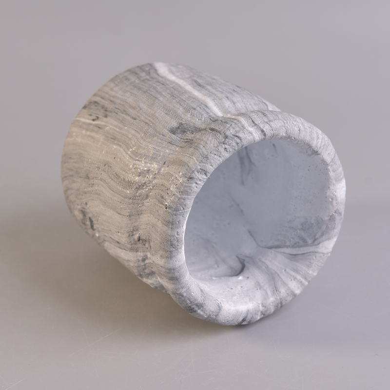 Betonkerzenhalter mit Marmorlinie