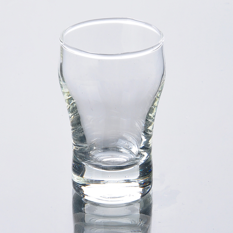 macchina di vetro di birra soffiato